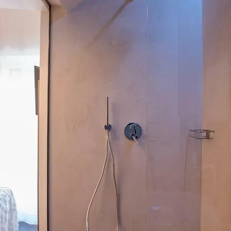 Sinestesia Nocleg ze śniadaniem 4*